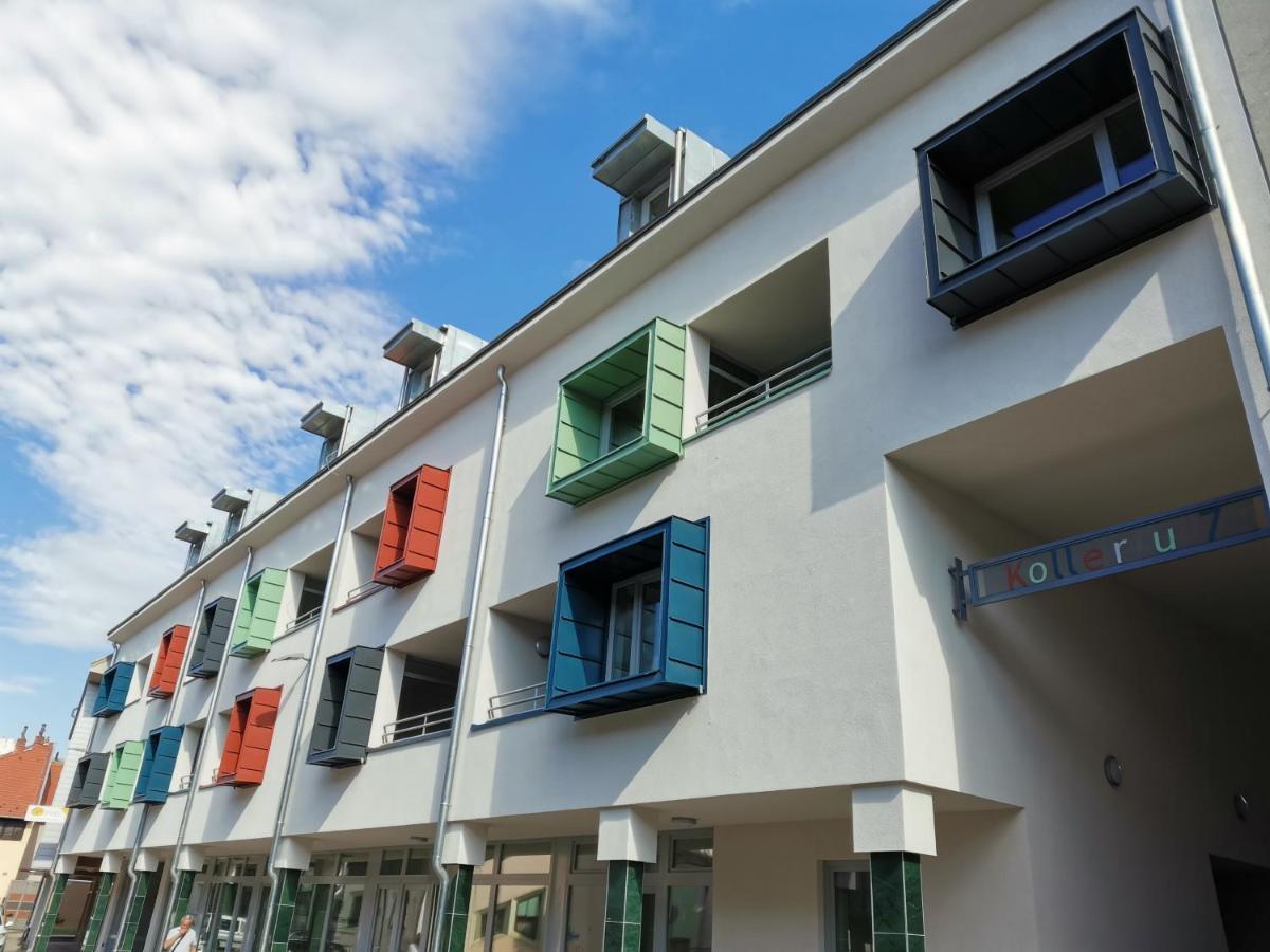 פץ' Antracit Apartman - Free Parking מראה חיצוני תמונה